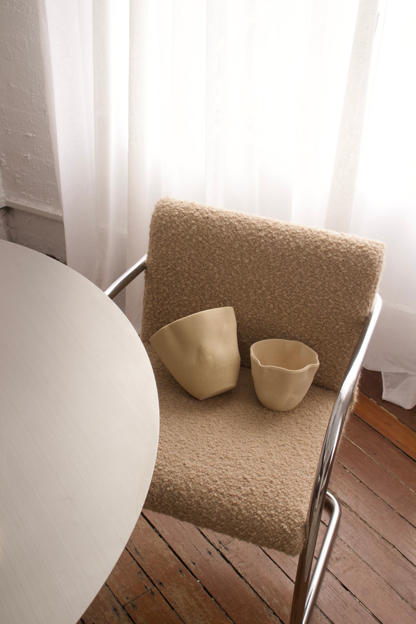 SCALLOPED VASE NATURAL